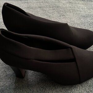Eileen Fisher Vero Cuoto Pumps Heels Black Matte Slip-on Stretch Shoes 7